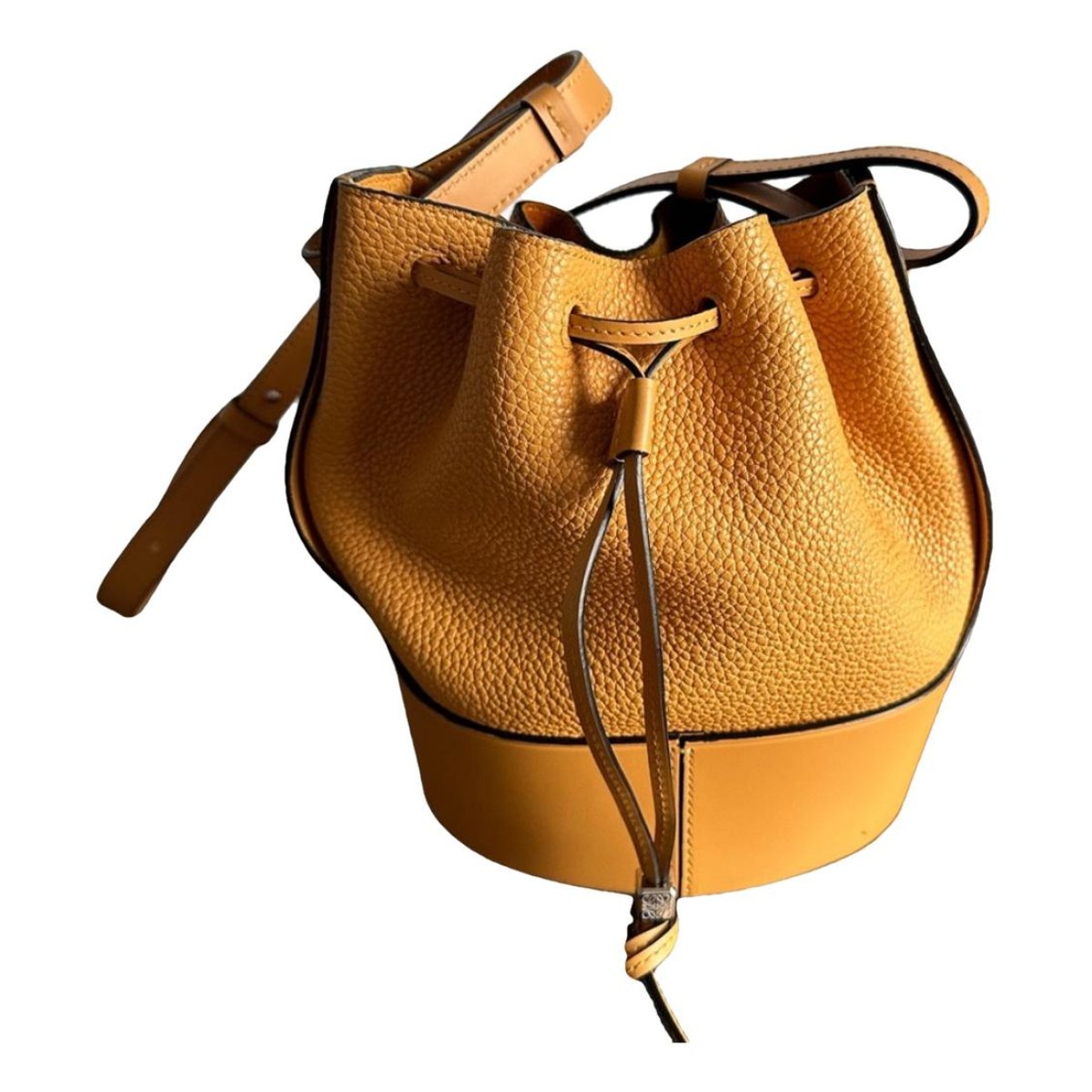 Balloon leather handbag