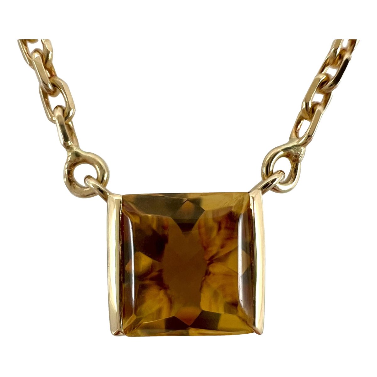 Tank yellow gold pendant