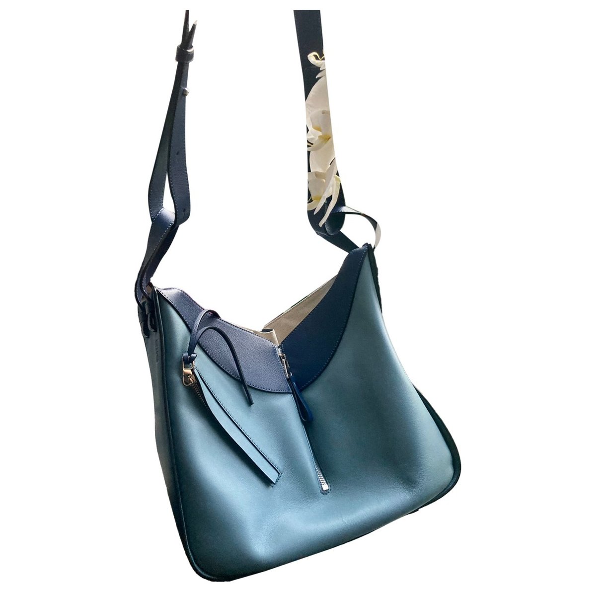 Hammock leather handbag