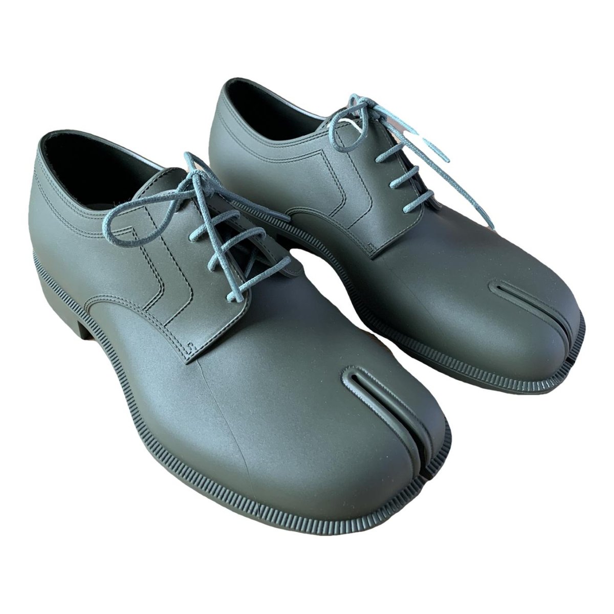 Tabi lace ups