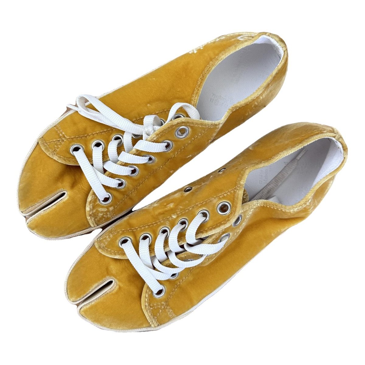 Tabi velvet trainers