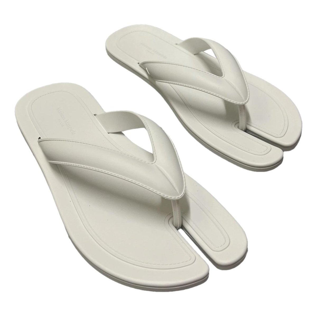 Tabi flip flops