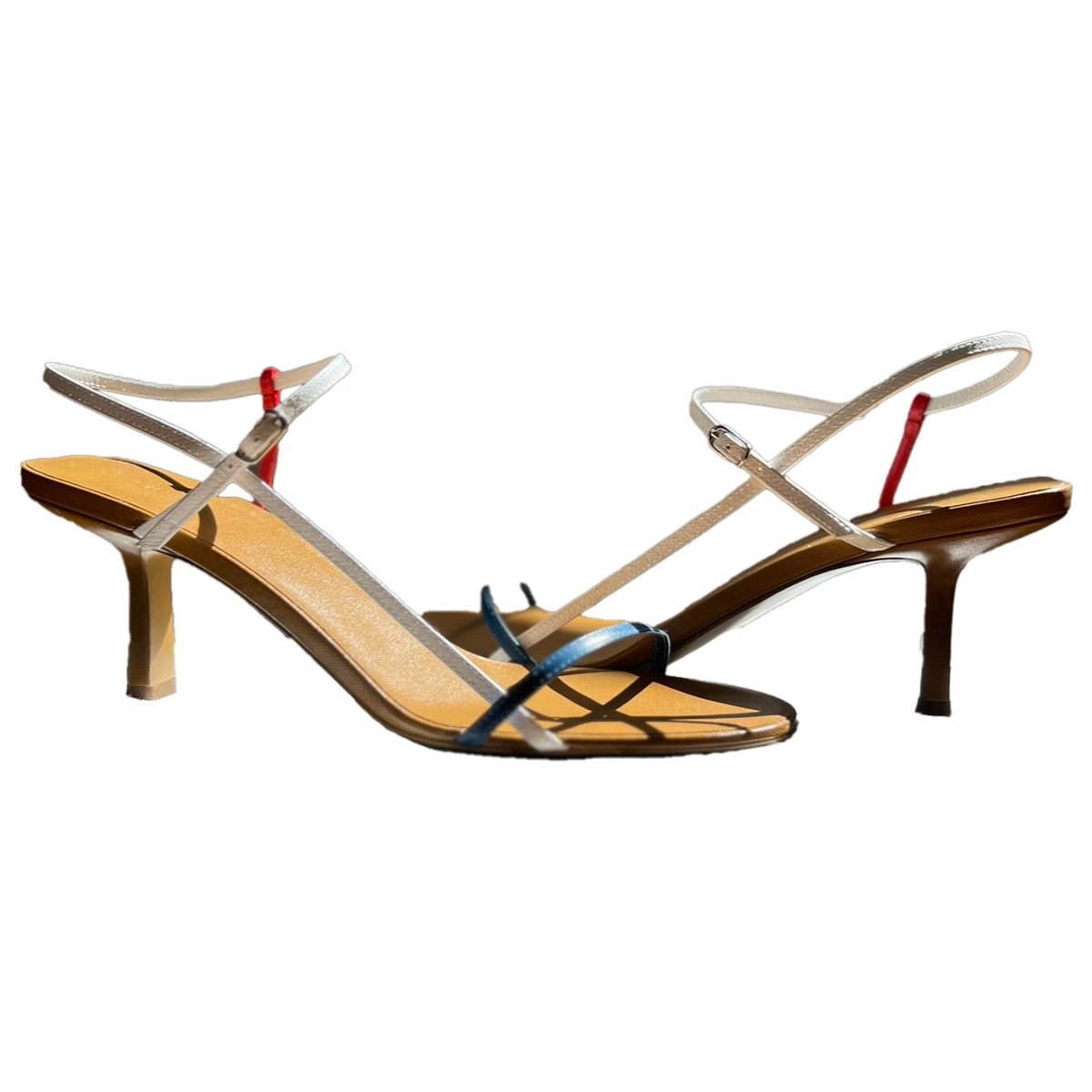 Bare leather sandal