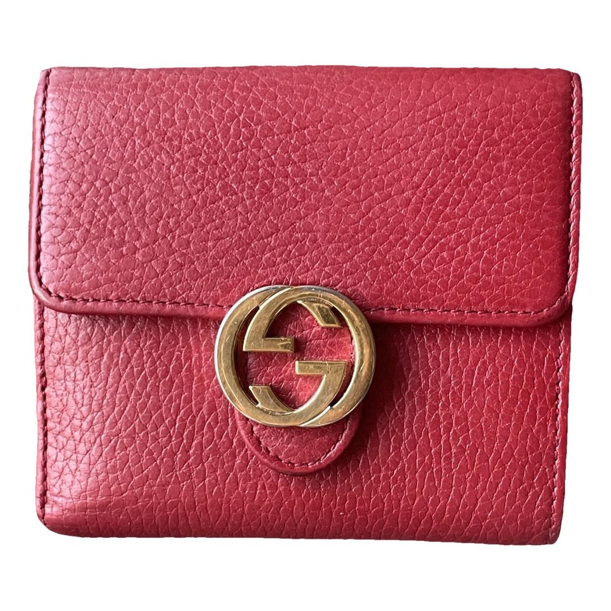Interlocking leather wallet