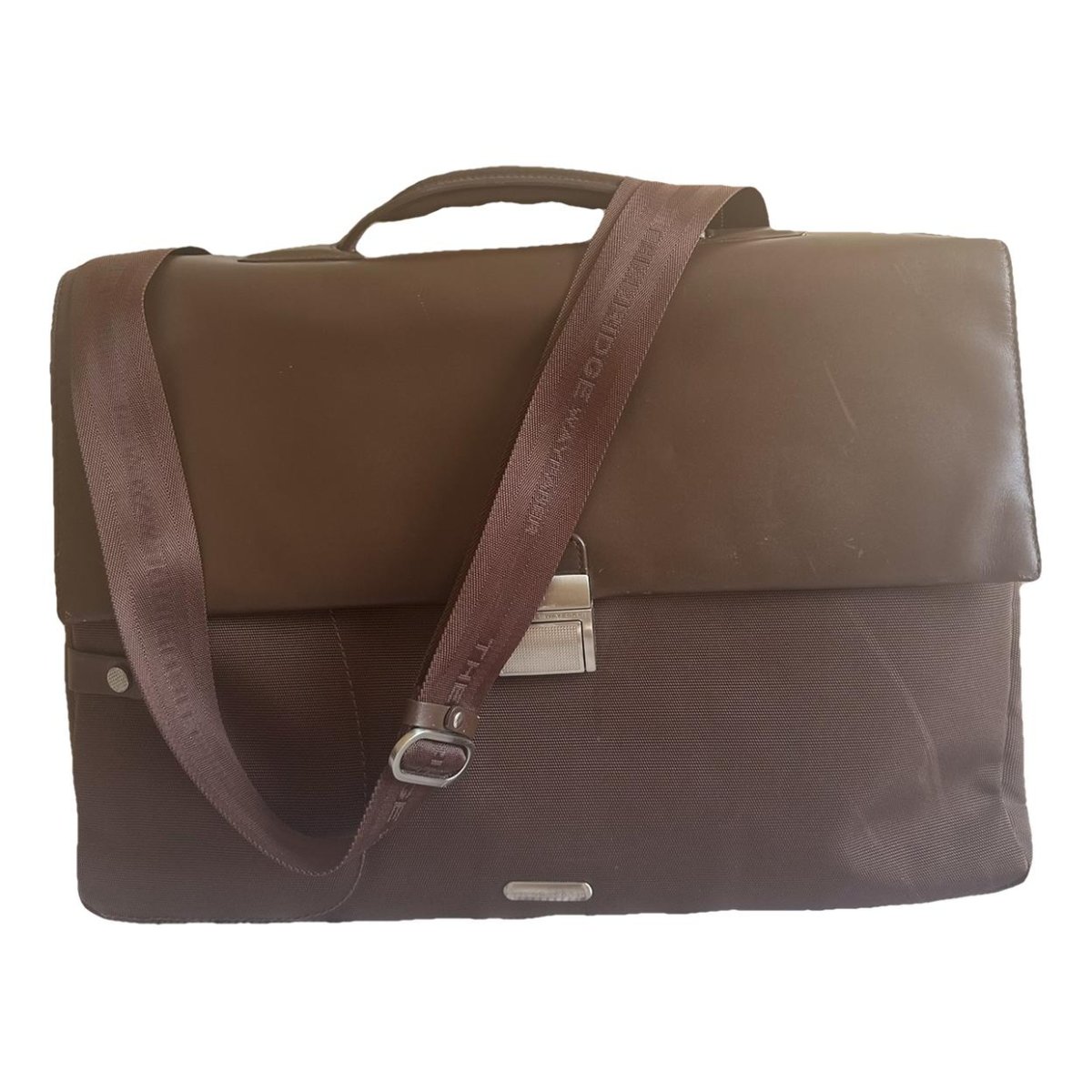 Leather travel bag