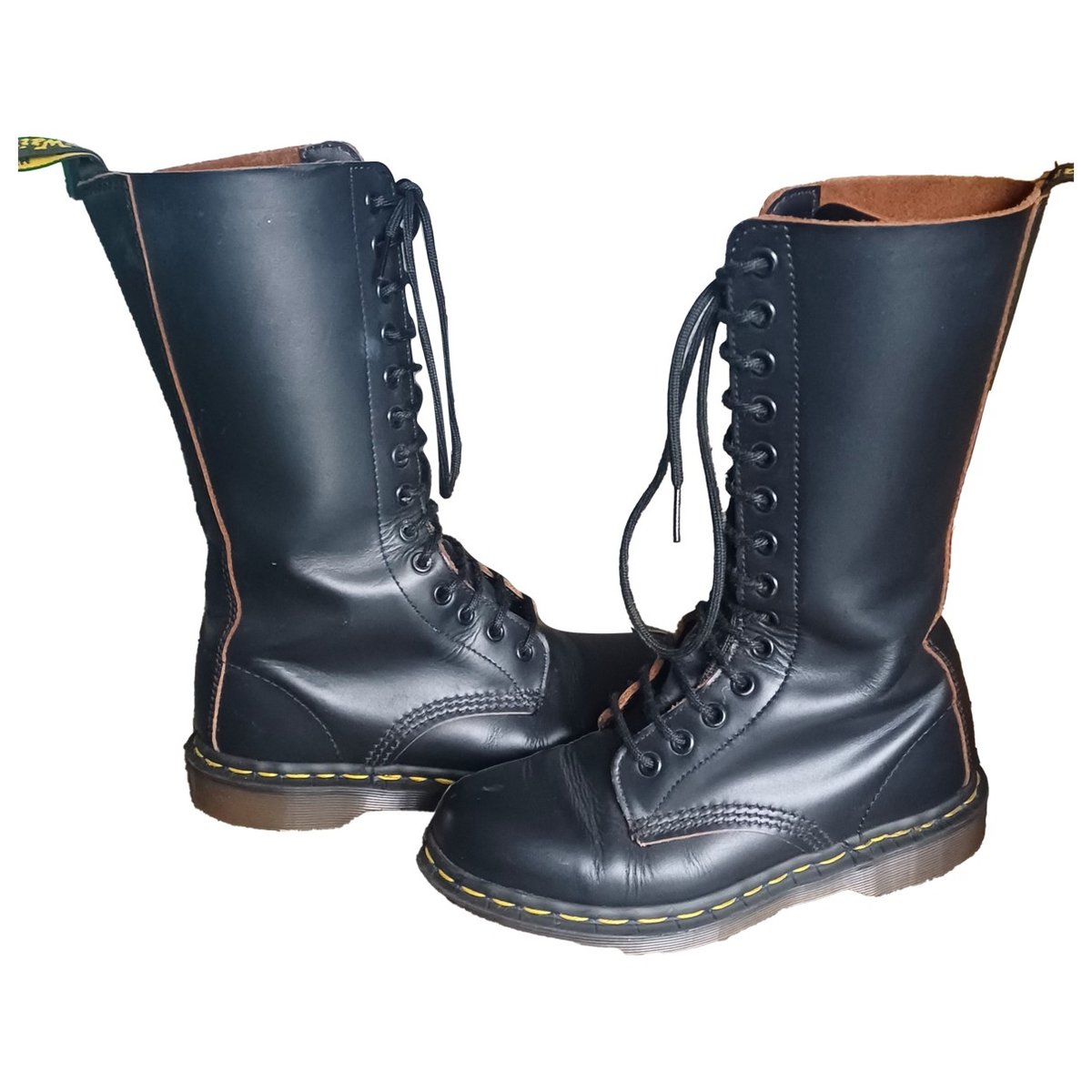 1914 (14 eye) leather boots