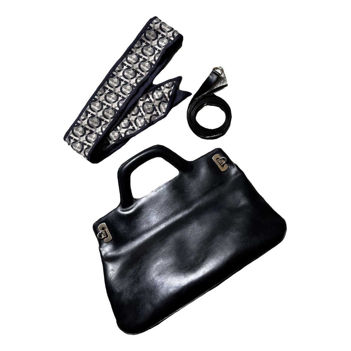 Wanda leather handbag