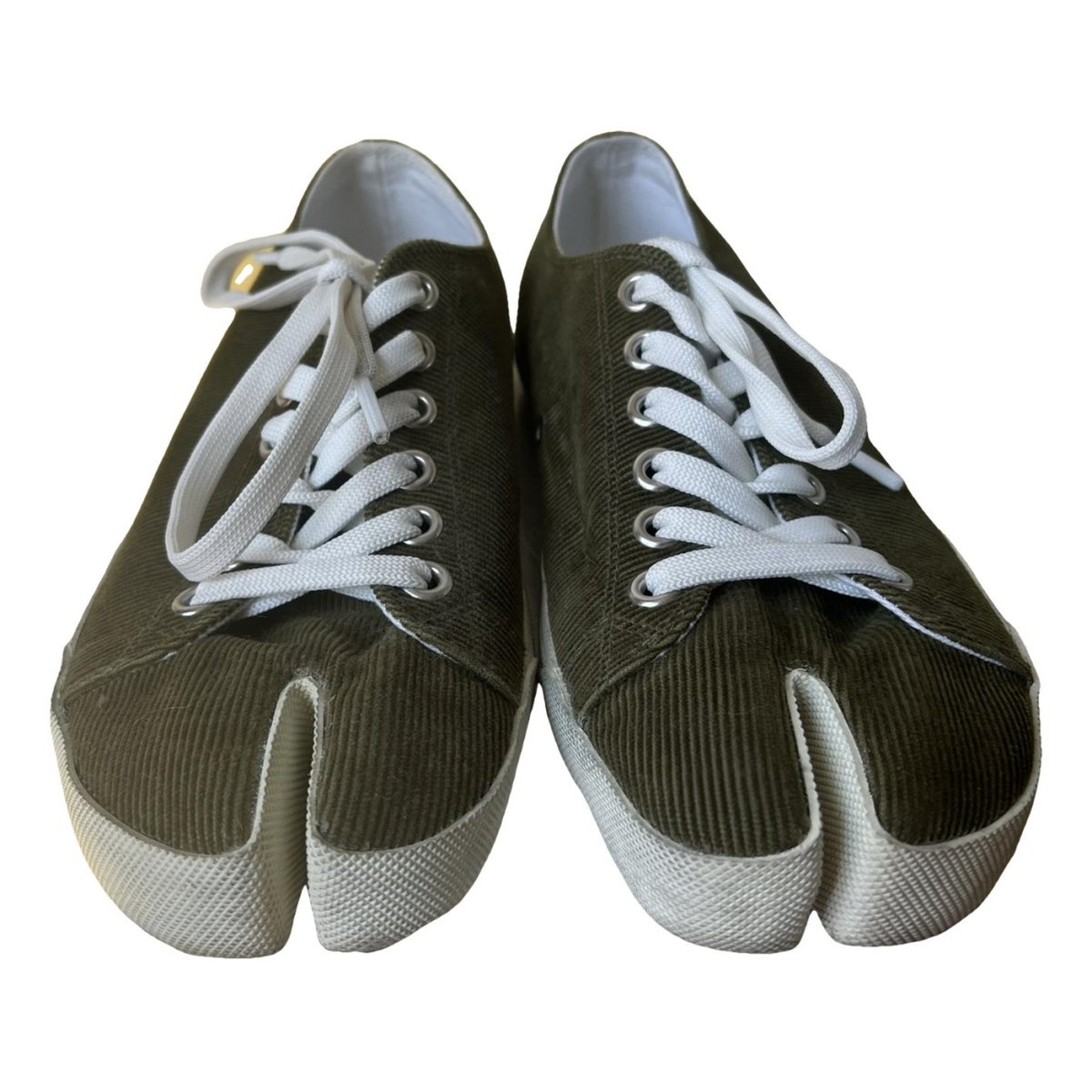 Tabi cloth trainers