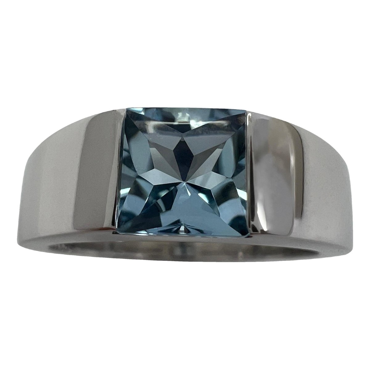 Tank white gold ring