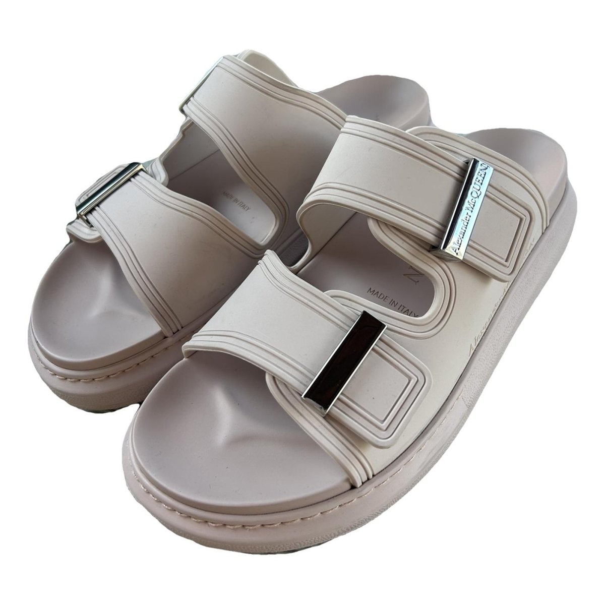 Hybrid flip flops