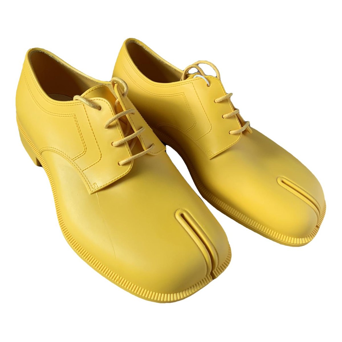 Tabi lace ups