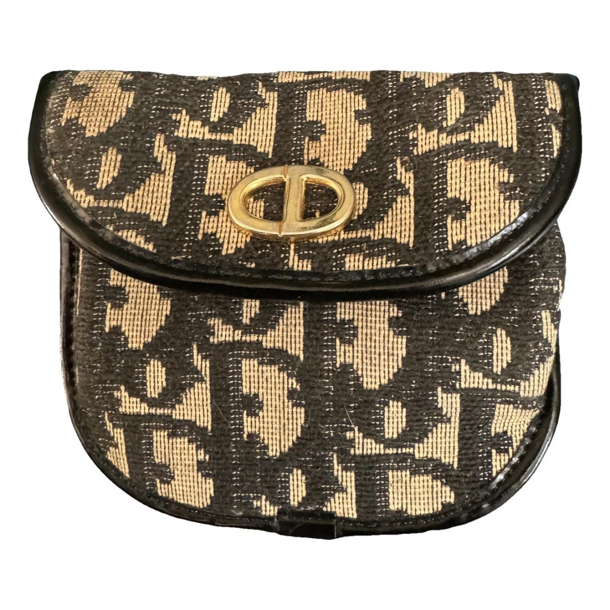 30 Montaigne leather purse