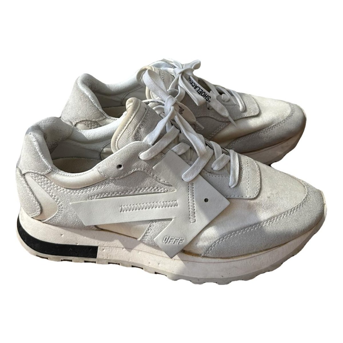 Runner trainers