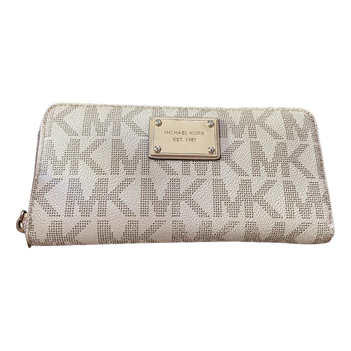 Ava clutch