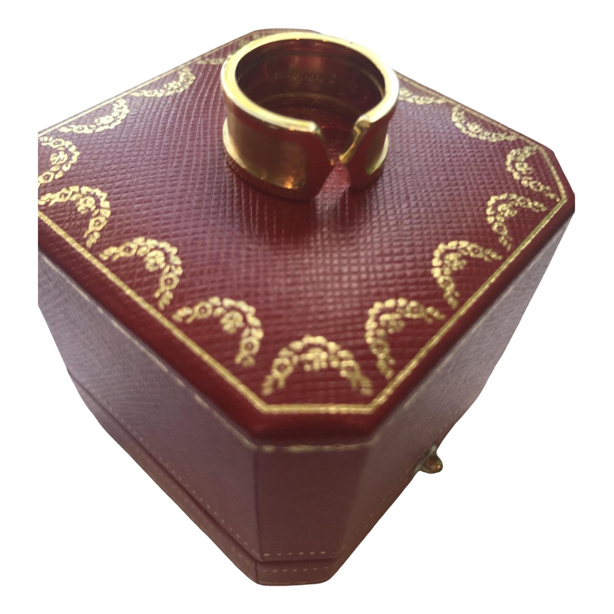 C yellow gold ring