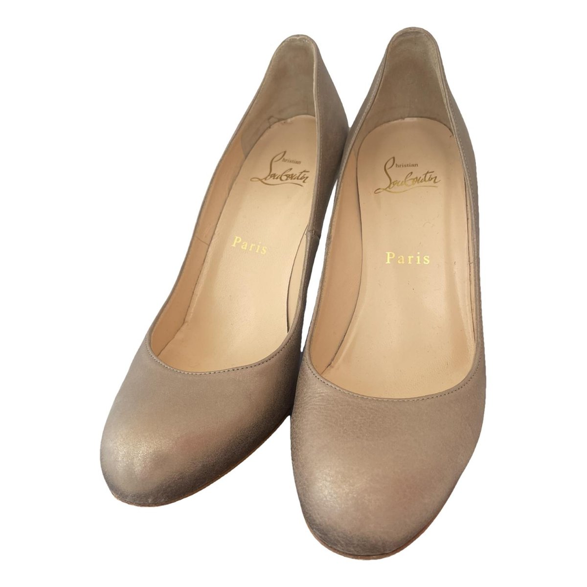 Simple pump leather heels