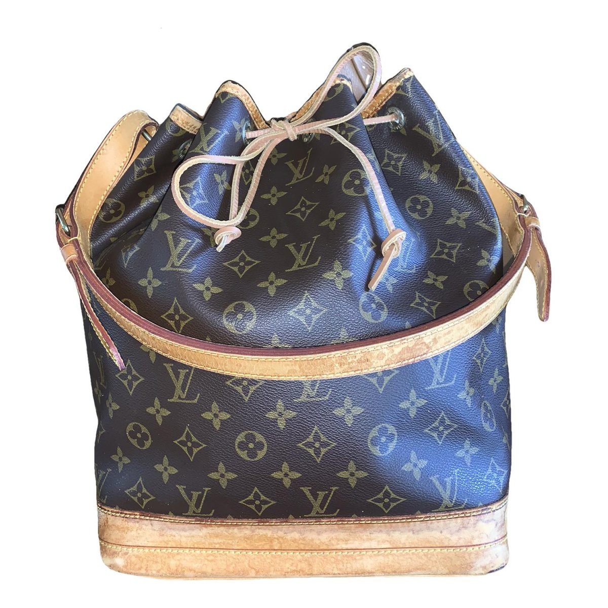 Noé leather handbag