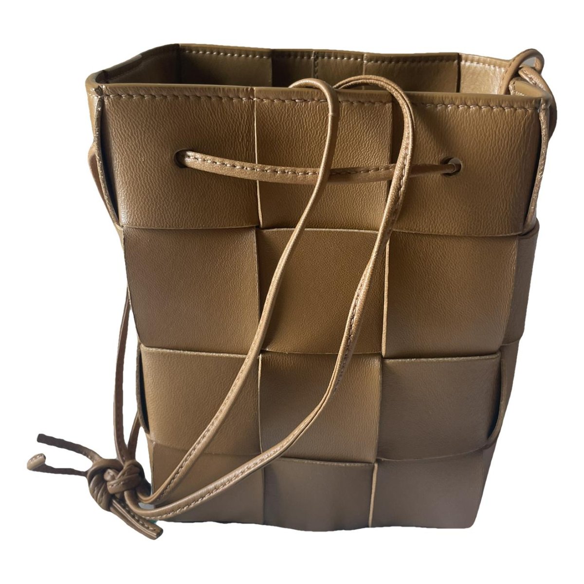 Cassette Bucket leather handbag