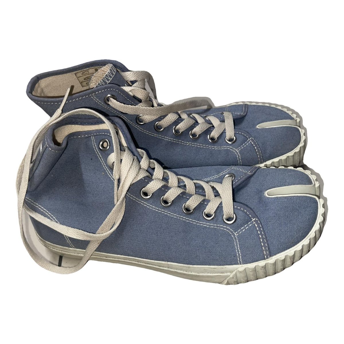 Tabi cloth trainers
