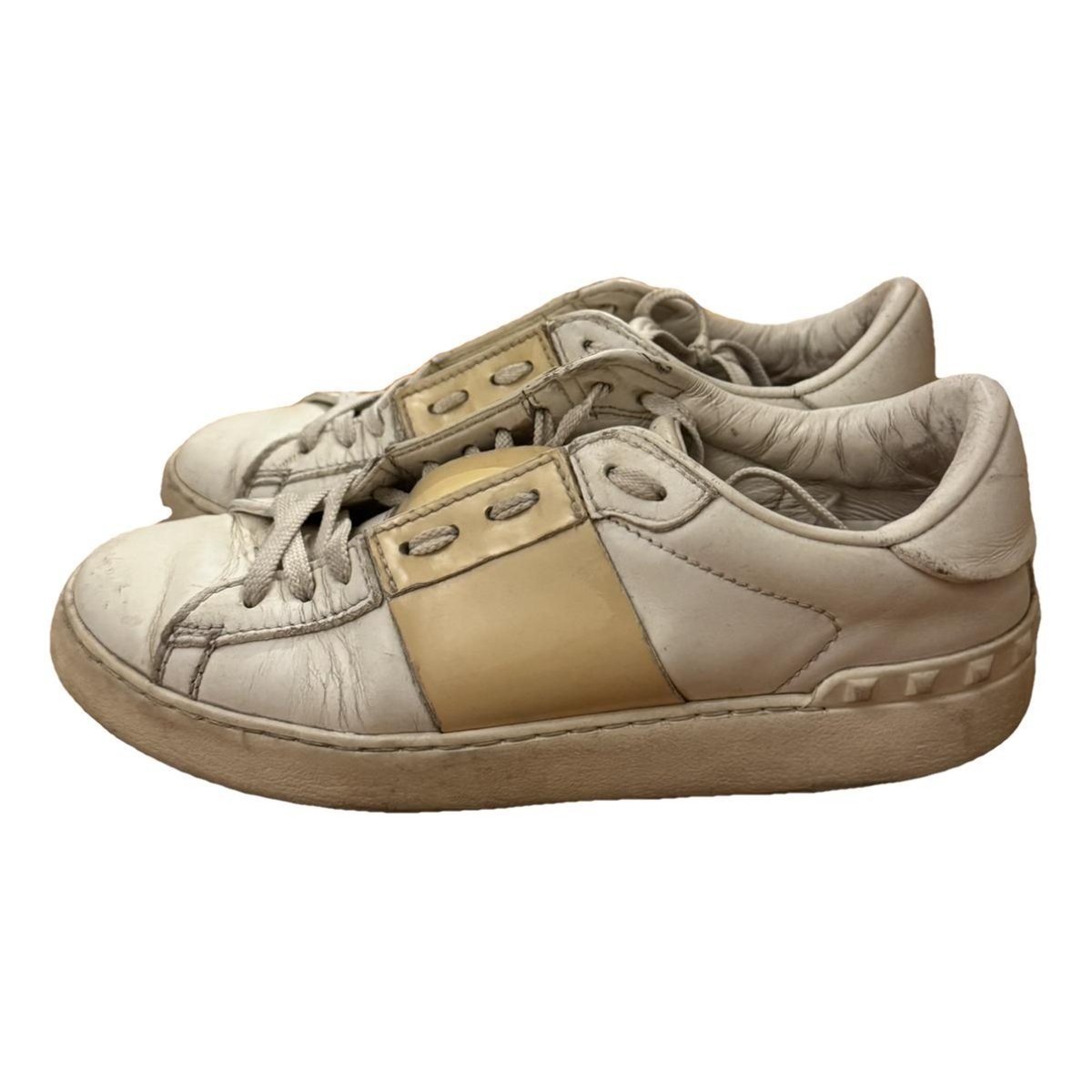 Rockstud leather trainers