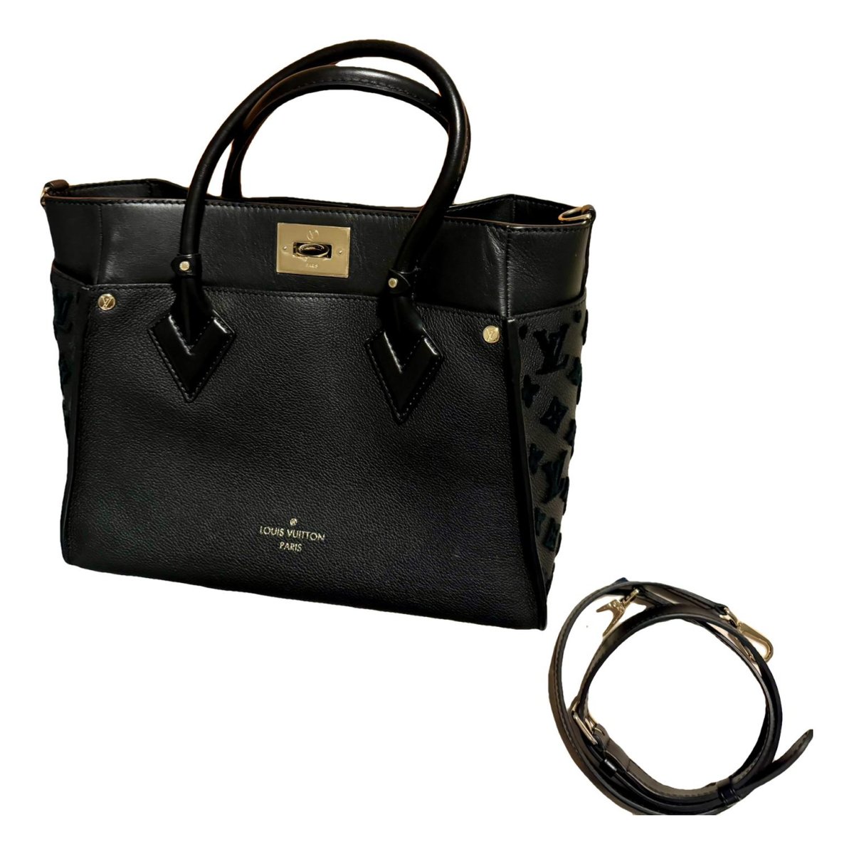 On My Side leather crossbody bag