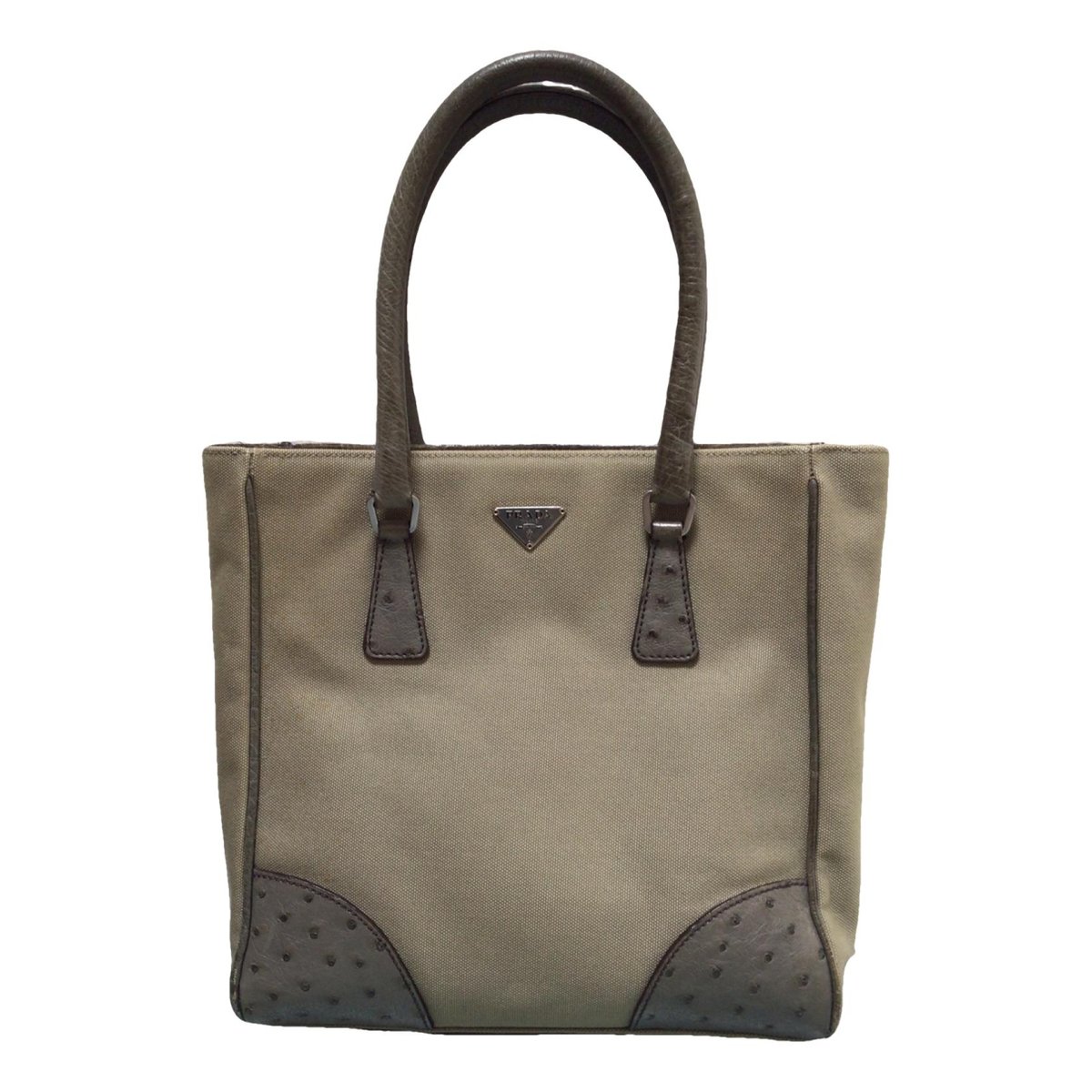 Monochrome cloth handbag