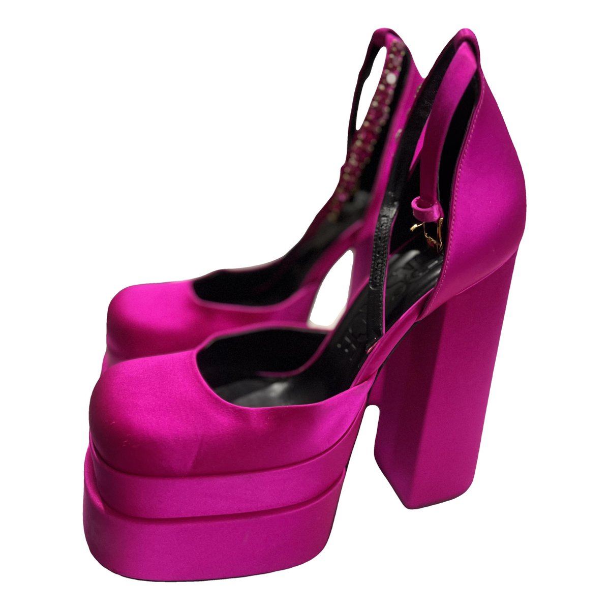 Medusa Aevitas silk heels
