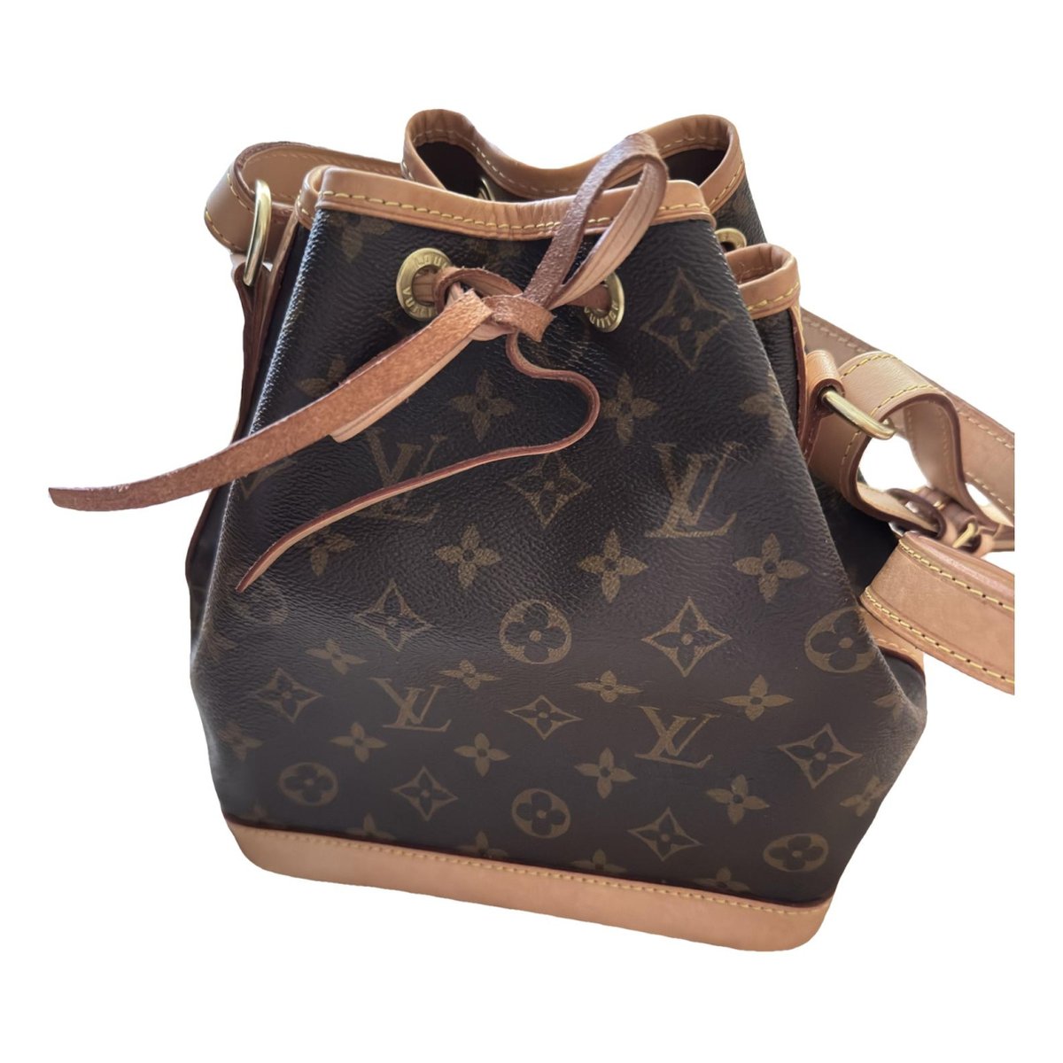 Noé leather handbag