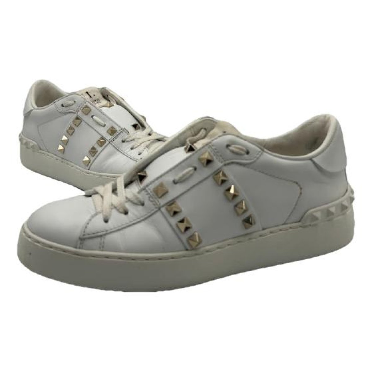 Open leather trainers