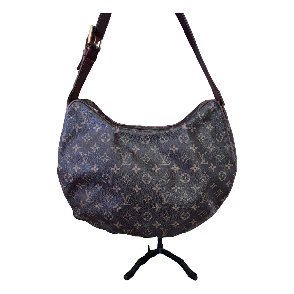 Croissant leather handbag