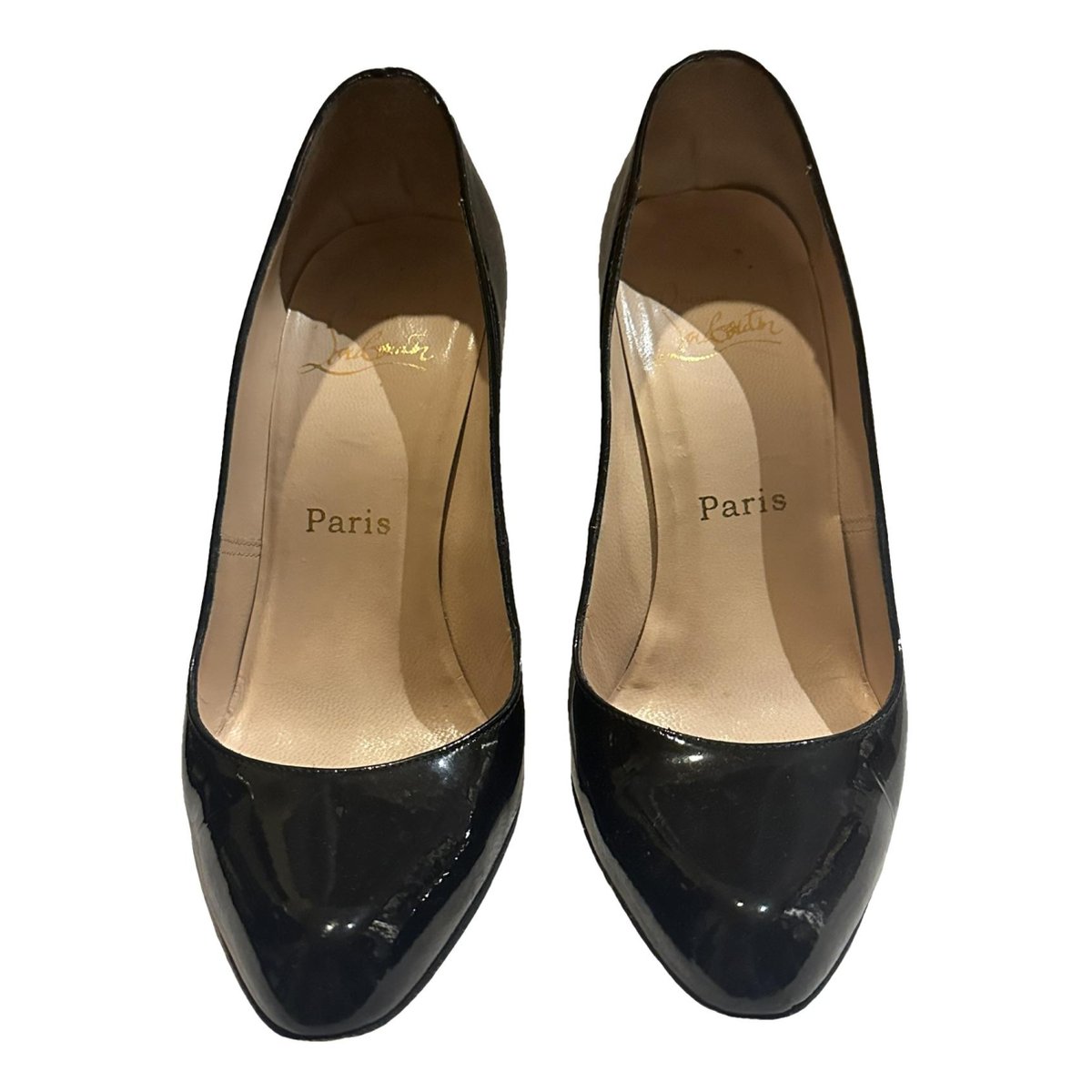 Simple pump patent leather heels