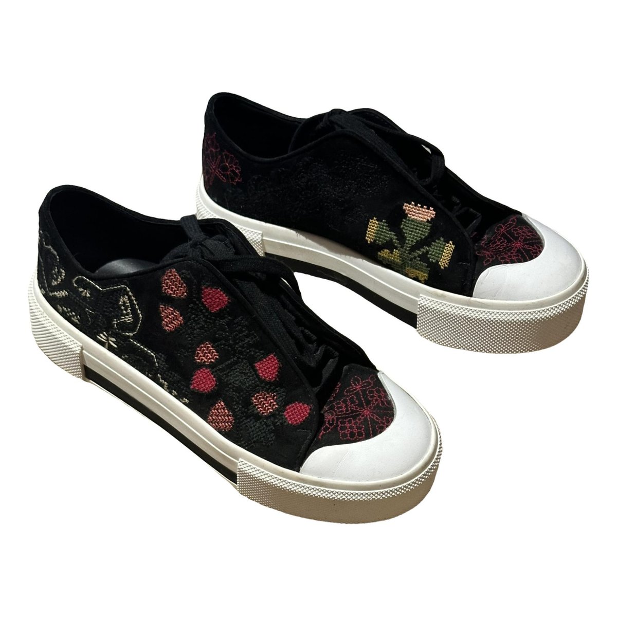 Deck Plimsoll cloth trainers