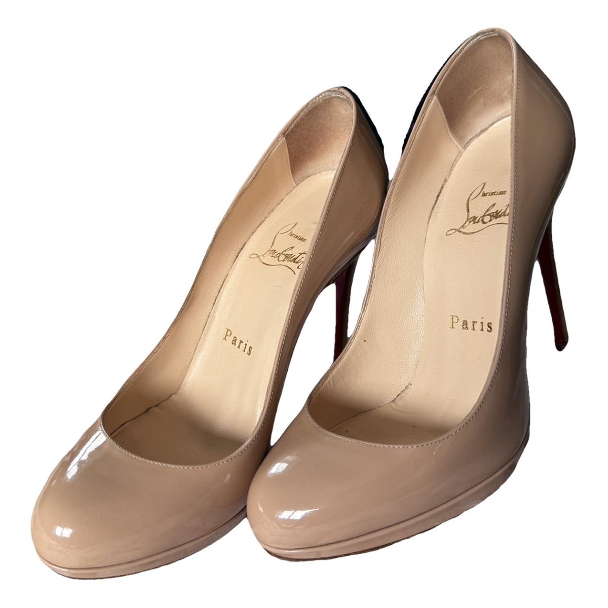 Simple pump patent leather heels