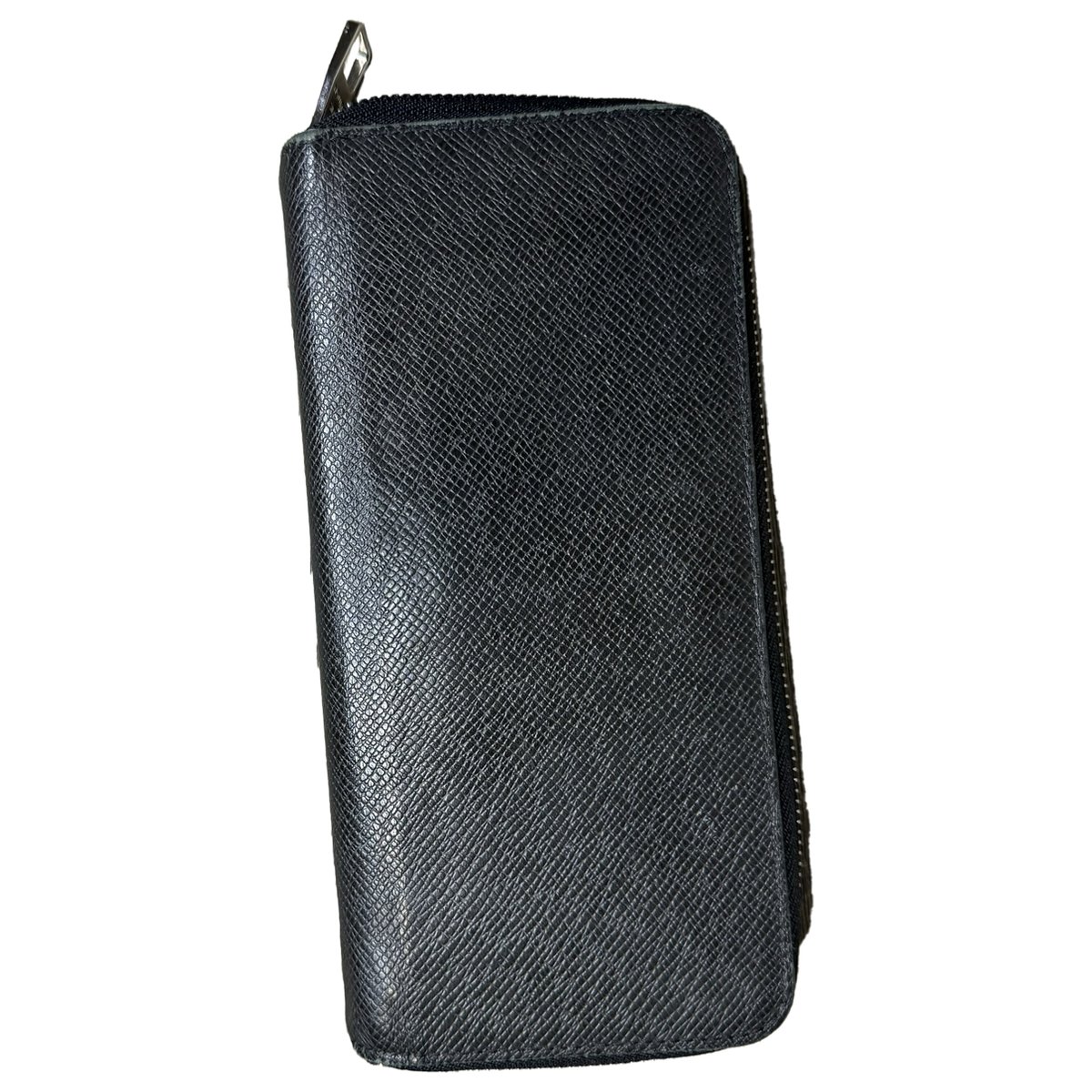 Zippy leather purse