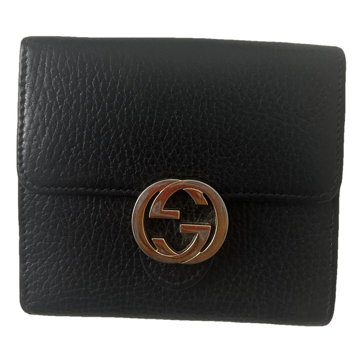 Interlocking leather wallet