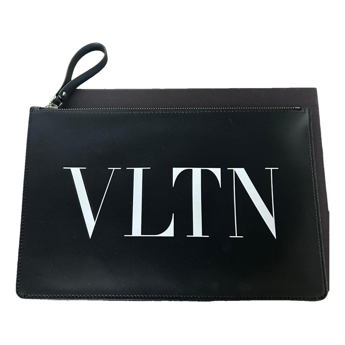 VLogo leather clutch bag