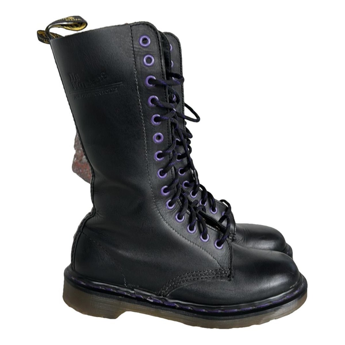 1914 (14 eye) leather boots