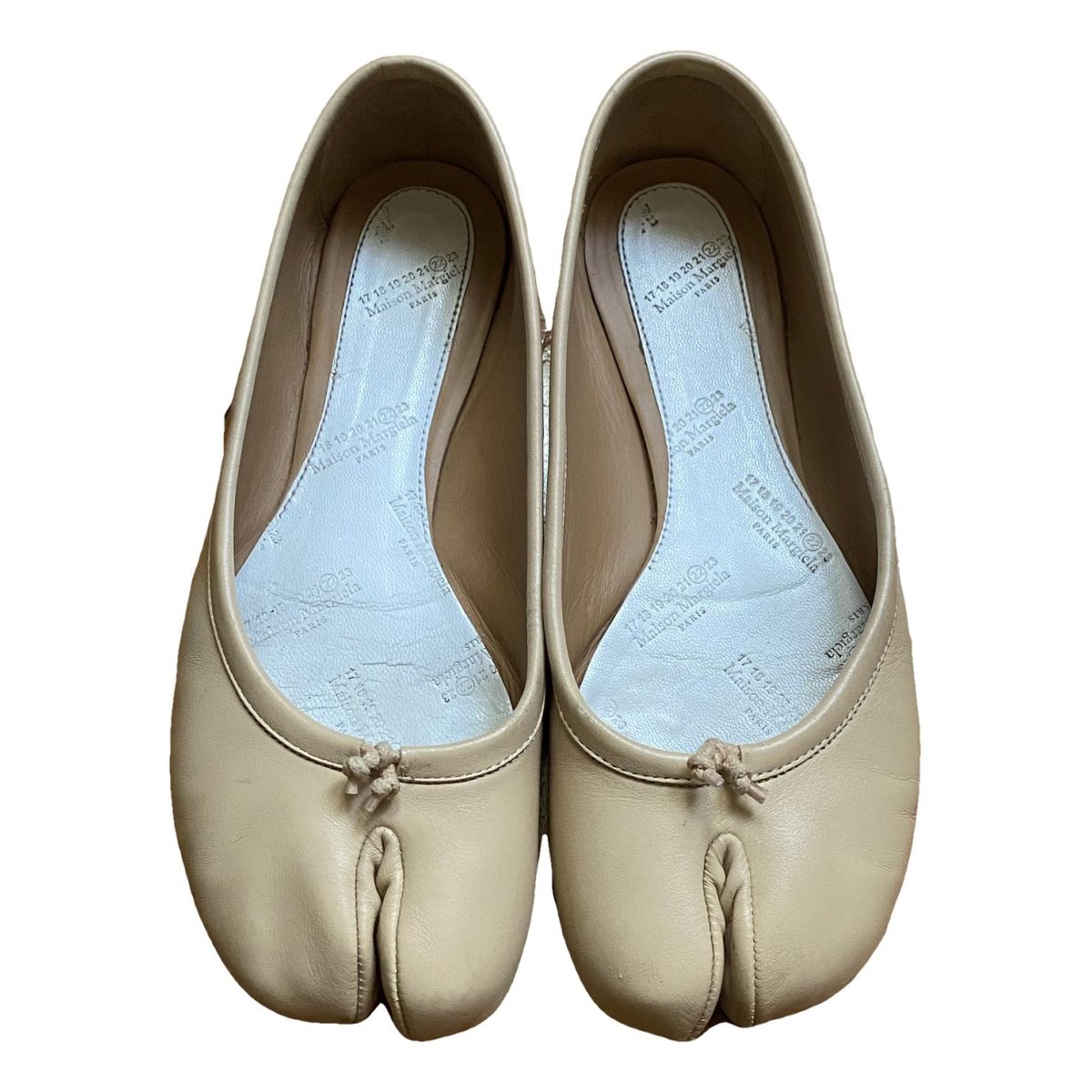 Tabi leather flats