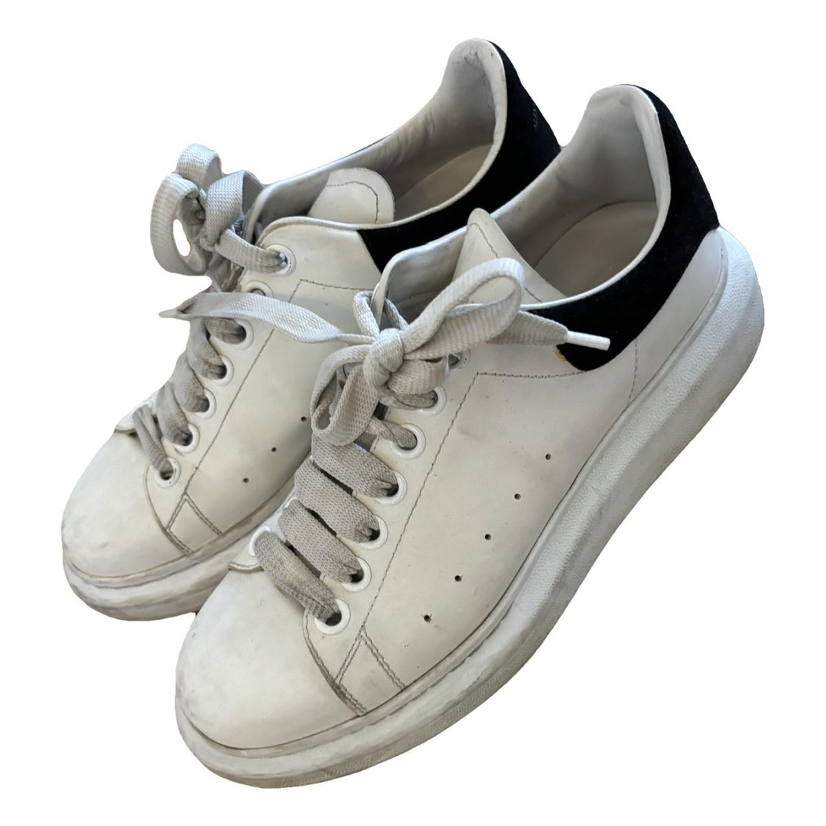 Oversize trainers