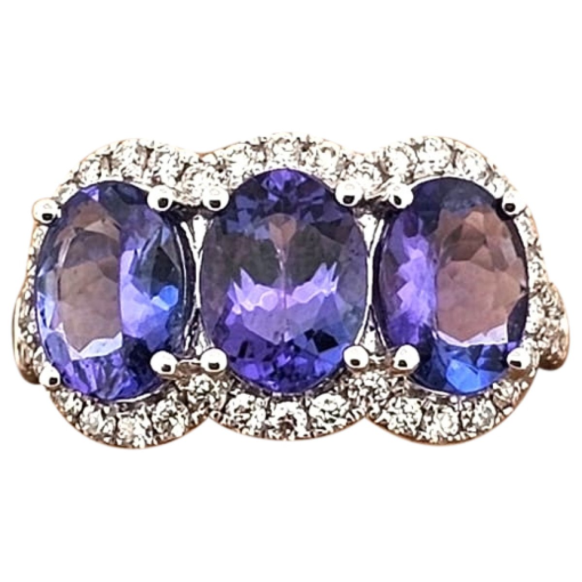 Chevalières white gold ring
