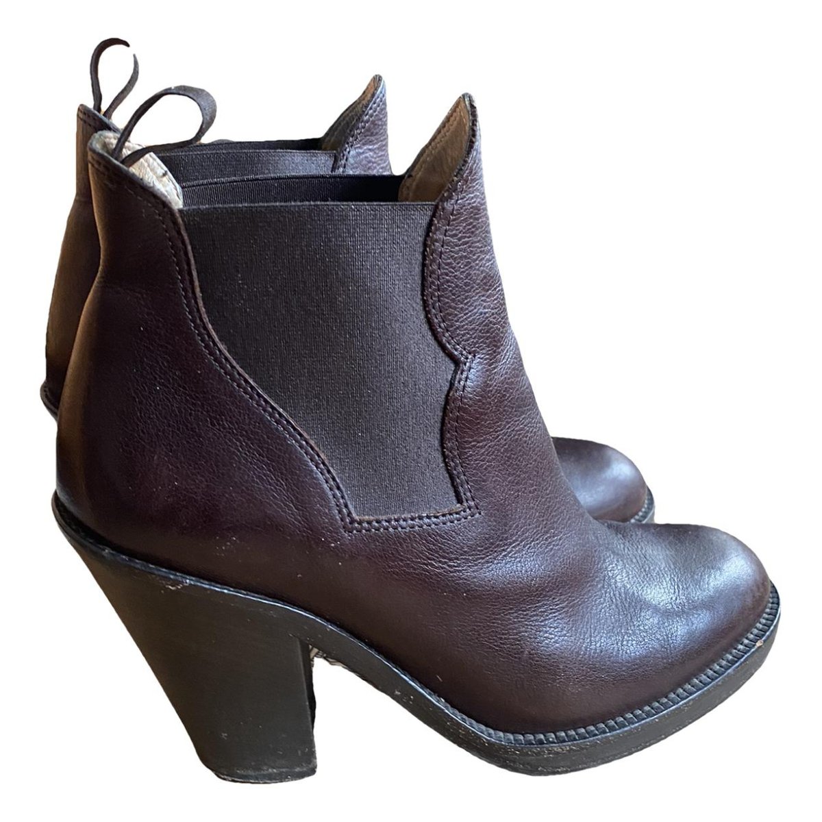 Star leather ankle boots