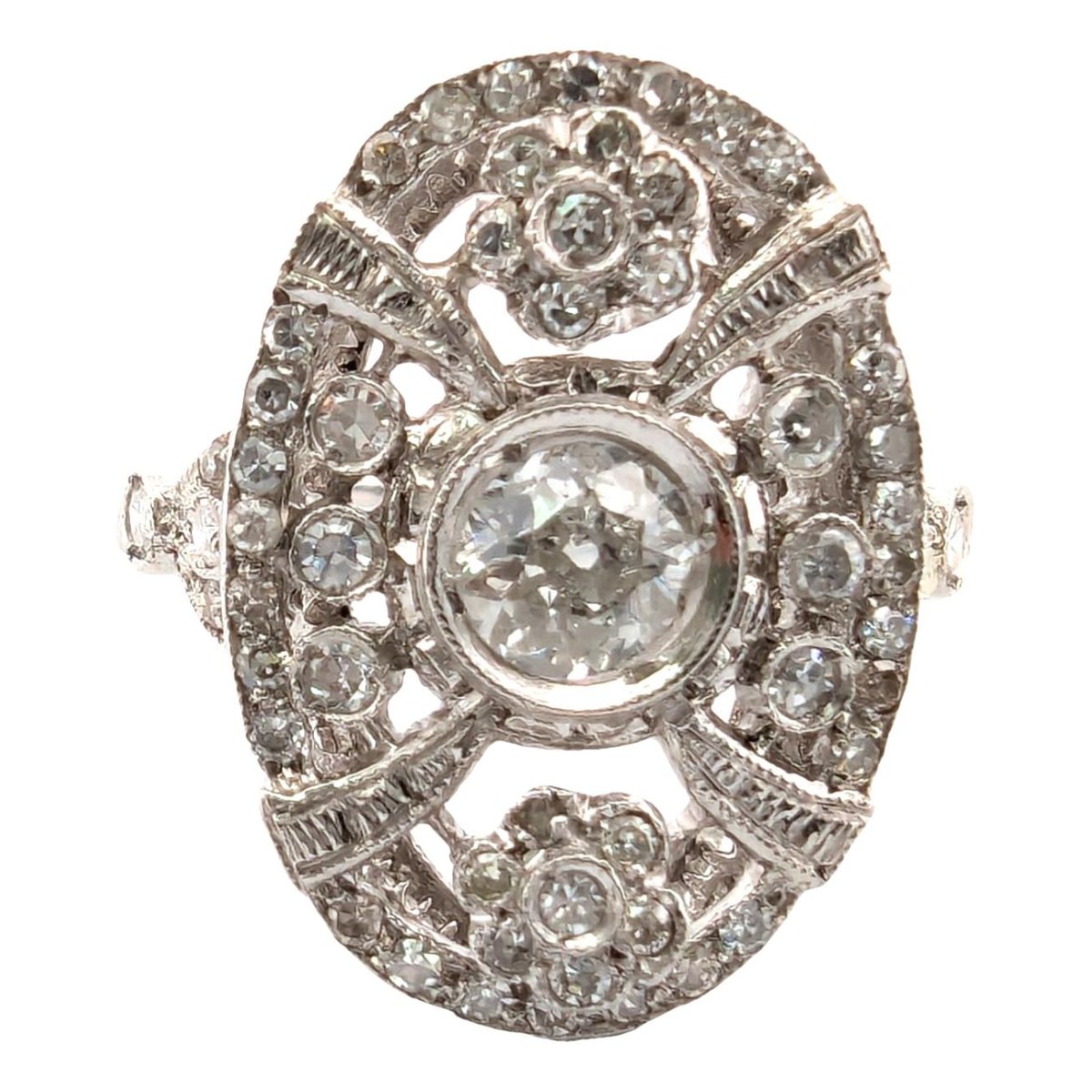 Chevalières platinum ring