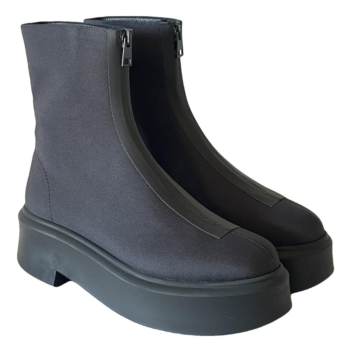 Zipped 1 leather boots