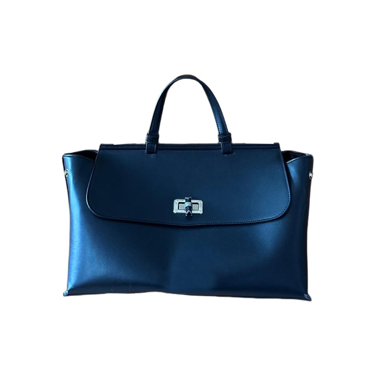 Leather travel bag