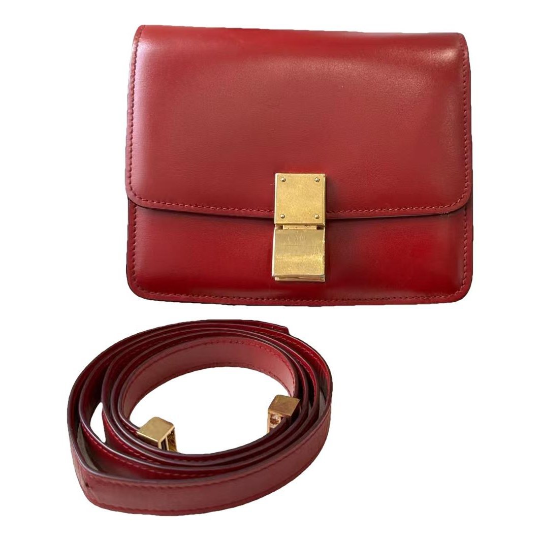 Classic leather handbag
