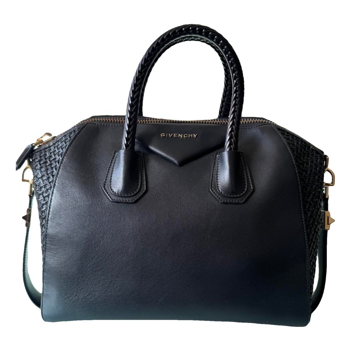Antigona leather handbag