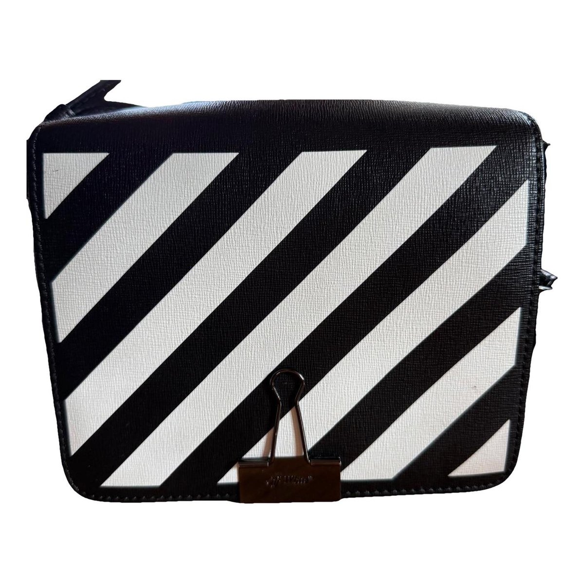 Binder leather handbag