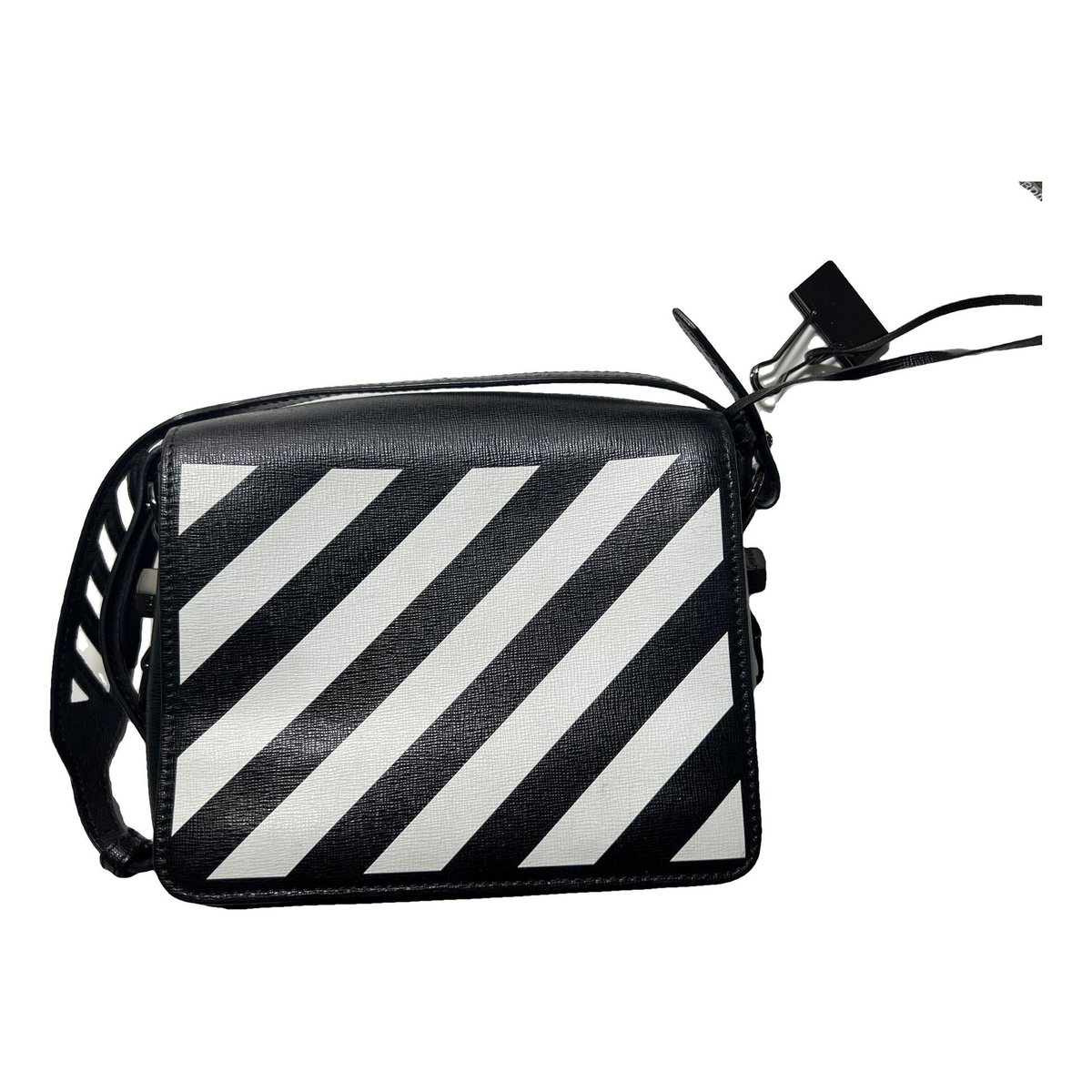 Binder leather handbag