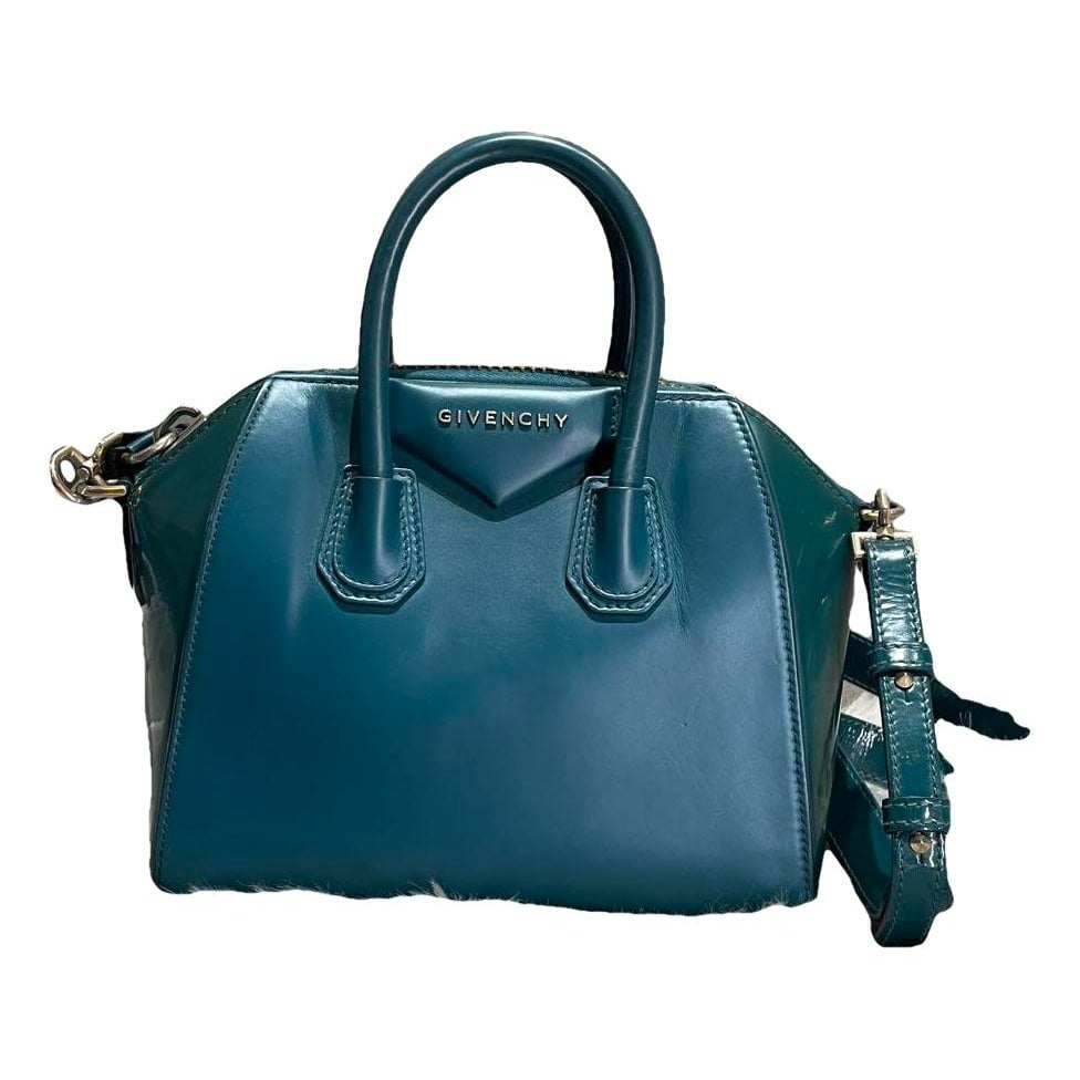 Antigona patent leather handbag