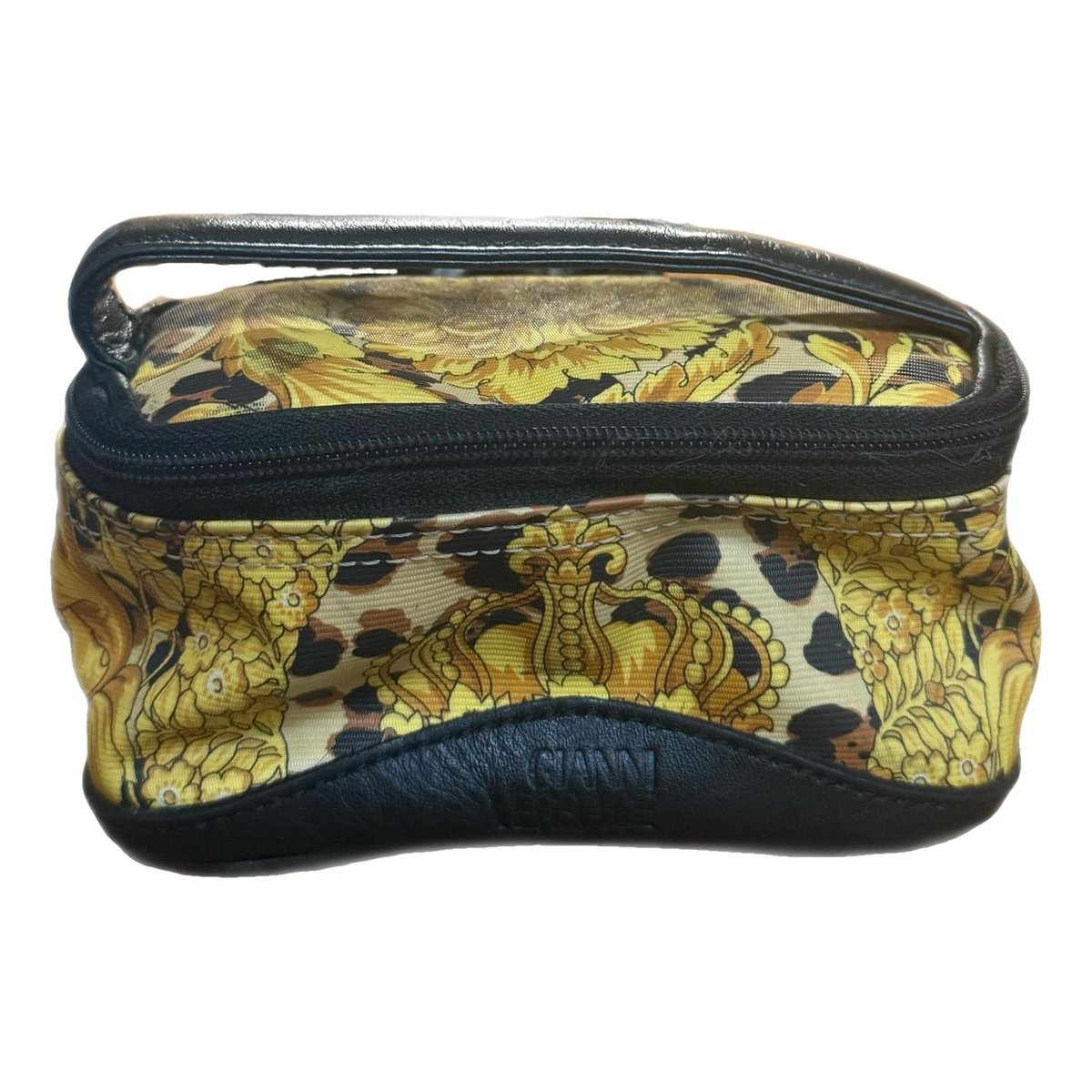 Cloth vanity case